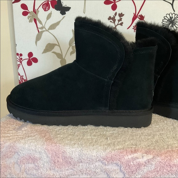 Ugg Women’s Classic Mini Fluff Hi - Low Boots Size AU 8 $112 - Picture 10 of 14
